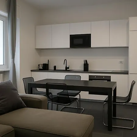 Hbhall Solari 28 * Milano